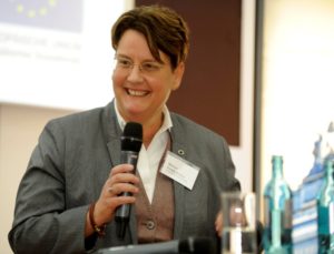 ...sowie Frau Freddy Krämer, Personaldirektorin