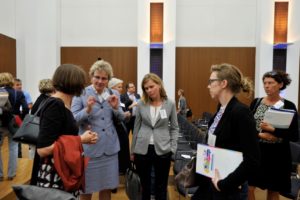 Auch nach dem Ende der Foren gab es unter den Teilnehmerinnen noch viel Gesprächsbedarf