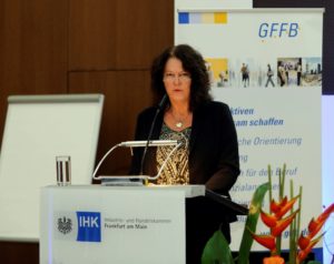 Die finale Rede zur Eröffnung des Kongresses hält die neue Dezernetin für Integration und Bildung der Stadt Frankfurt am Main