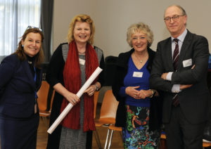 Barbara Wagner, Birgit Mogler, Mechtild M. Jansen & Dr. Roland Kaehlbrandt v.li.